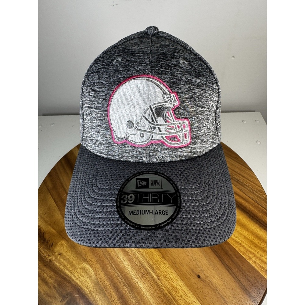 New! Cleveland Browns Medium/Large‎ New Era 39thirty Crucial Catch Cancer Cap